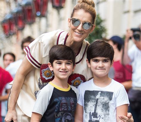 celine dion jumeaux 2022|Céline Dion pose avec ses 3 fils et Mick Jagger : les jumeaux .